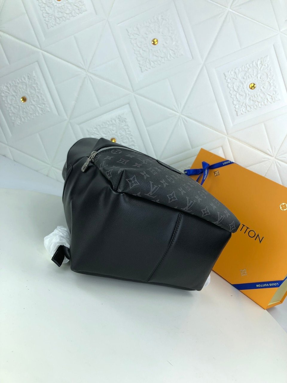 Louis Vuitton Discovery Backpack Pm Black 40Cm view 3