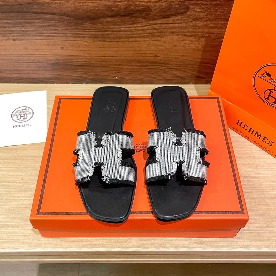 Hermes Oran Sandal Black H231095Z Pn360 view 8