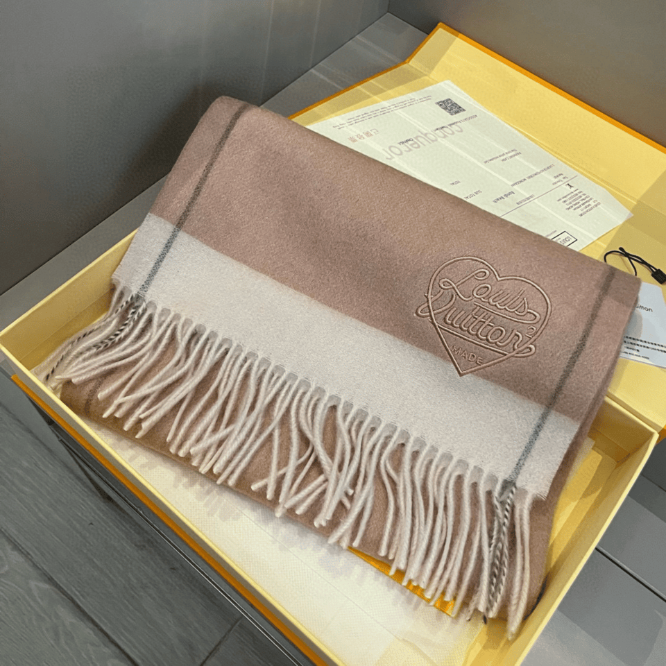 Louis Vuitton Monogram Heart Cashmere Scarf For Women 180cm view 4