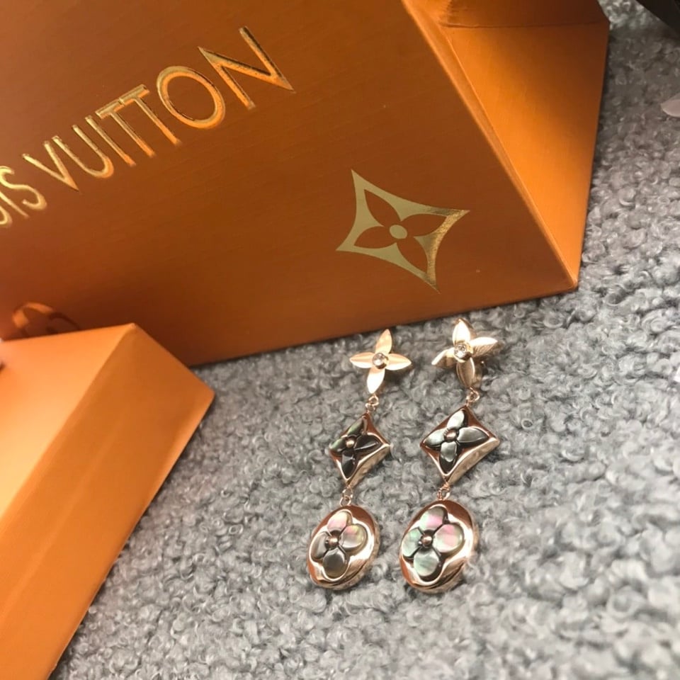 Louis Vuitton Blossom Long Earrings view 2