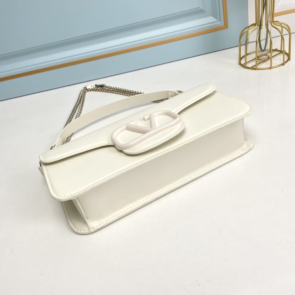 Valentino Garavani Locò Shoulder Bag In Ivory 27Cm view 5