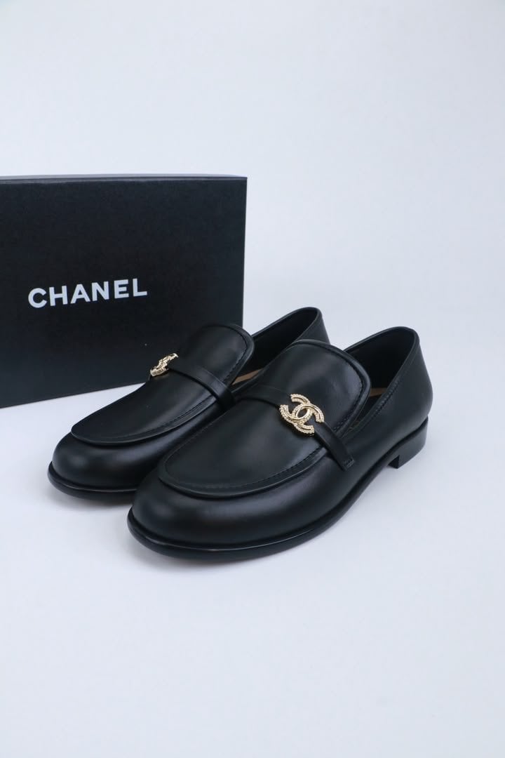 Chanel Calfskin Loafers with CC Turnlock Logo Black Calfskin G39835 view 9