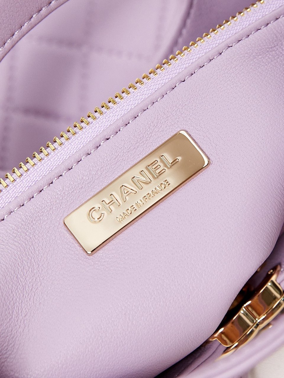 Chanel 24S31 Mini Shopping Bag 22Cm Light Pink Lambskin Gold Hardware view 3