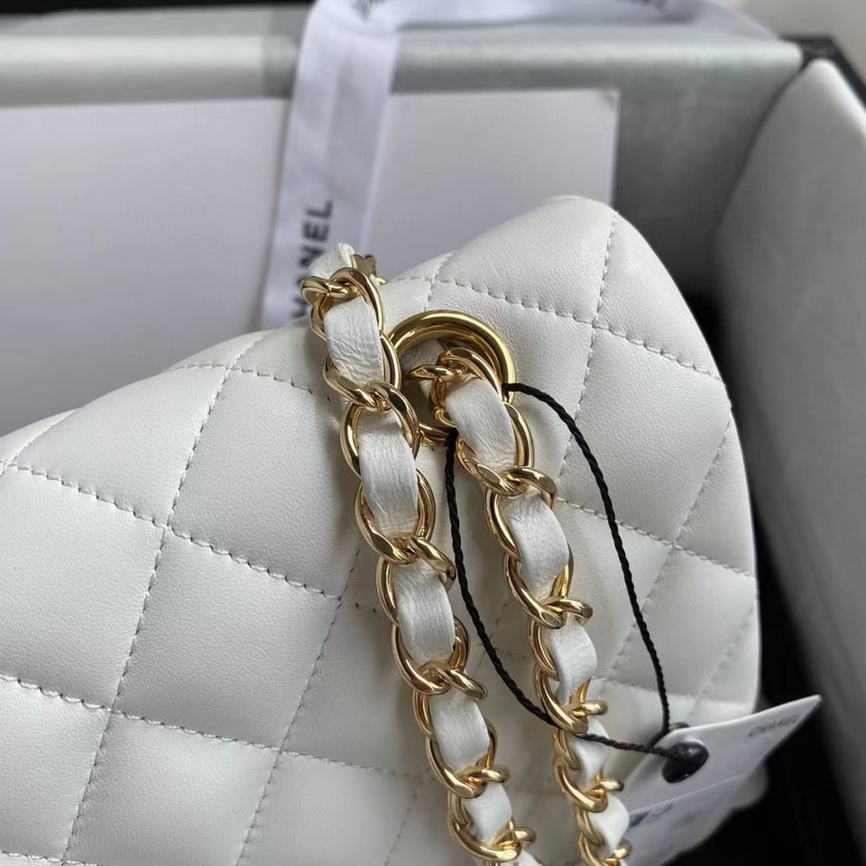 Chanel Classic Medium Handbag White 25Cm A01112 view 4