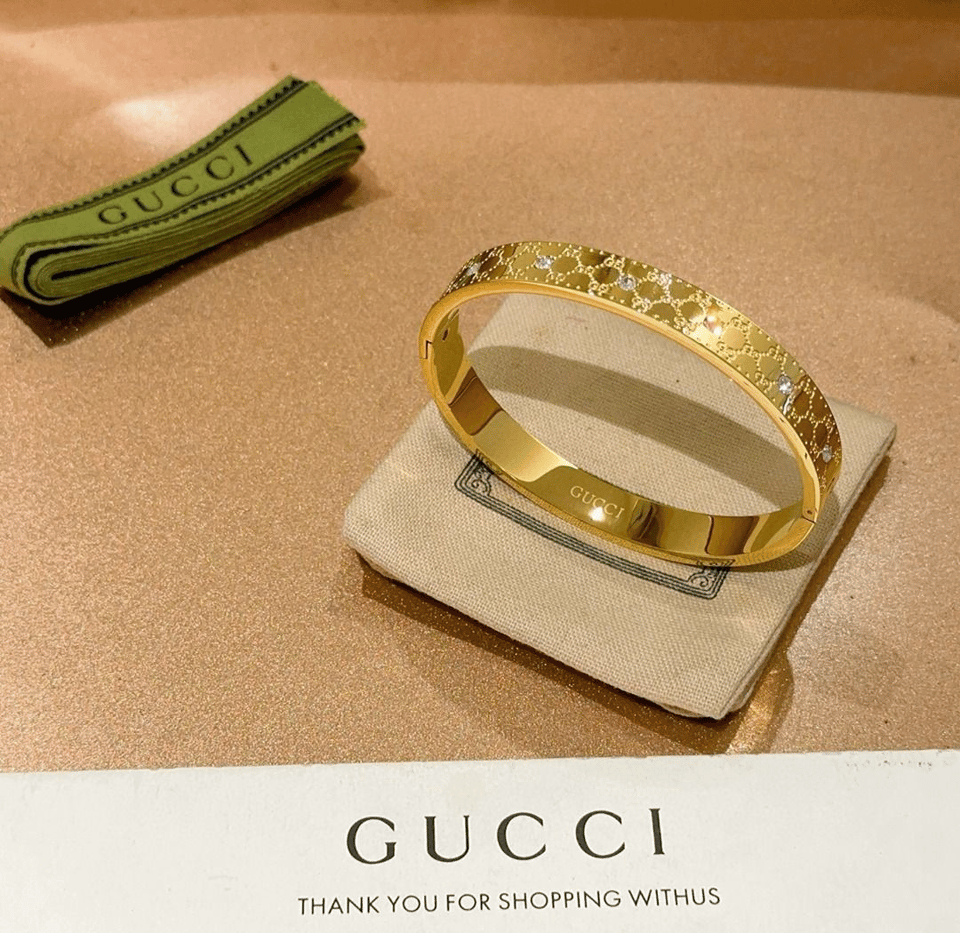 Gucci Cuff Bracelet Gold 8Mm view 3