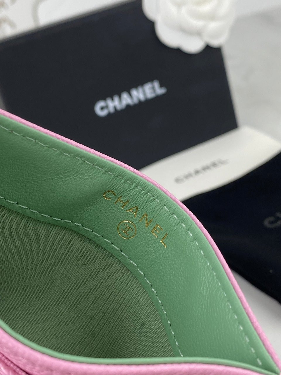 Chanel Card Holder 19.5 Pink Grained Calfskin Gold Icon view 8