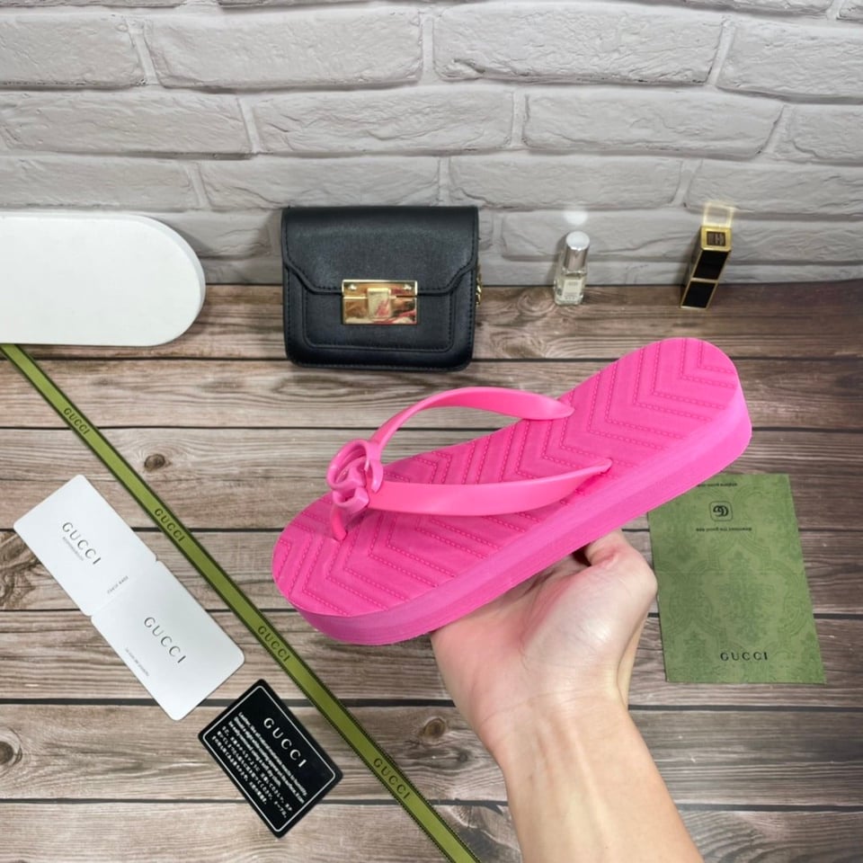 Gucci Women?S Chevron Thong Pink ?655463 J8710 5609 view 10