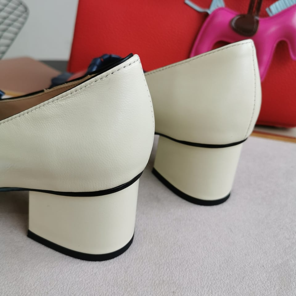 Gucci Wmns White And Blue Leather Mid-Heel Pump view 4