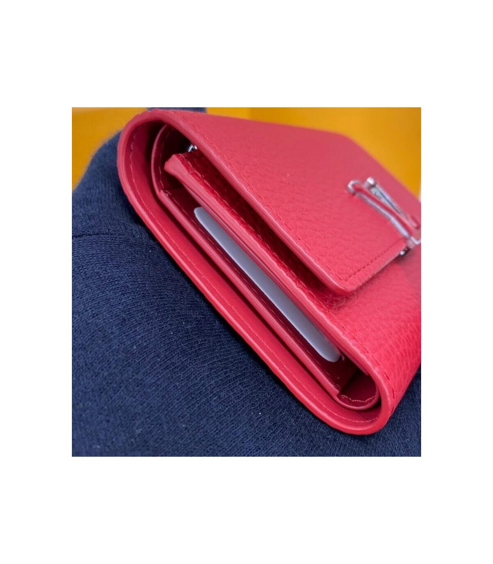 Louis Vuitton Capucines Compact Wallet view 6
