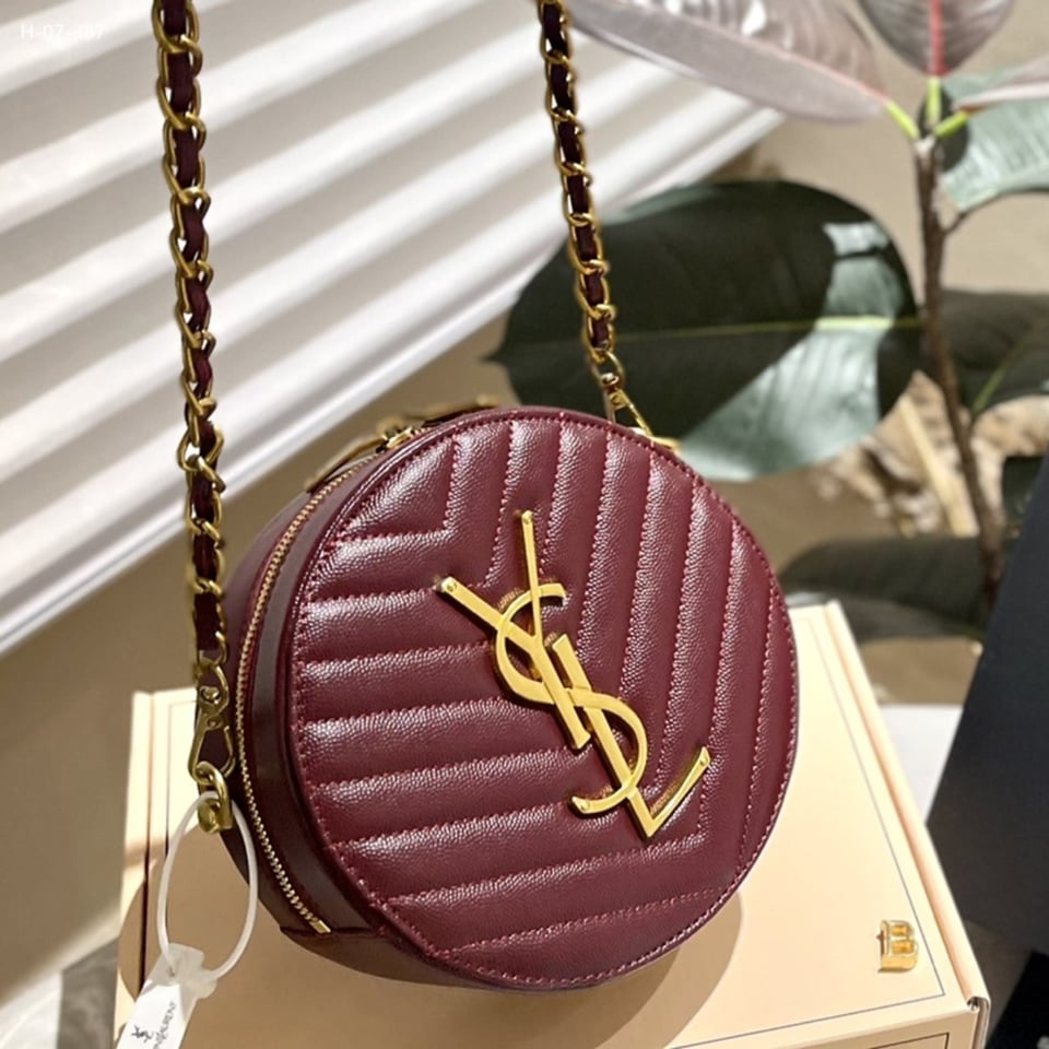 Saint Laurent Vinyle Round Camera Bag In Chevron Quilted Grain De Poudre Embossed Leather Red 18Cm view 3