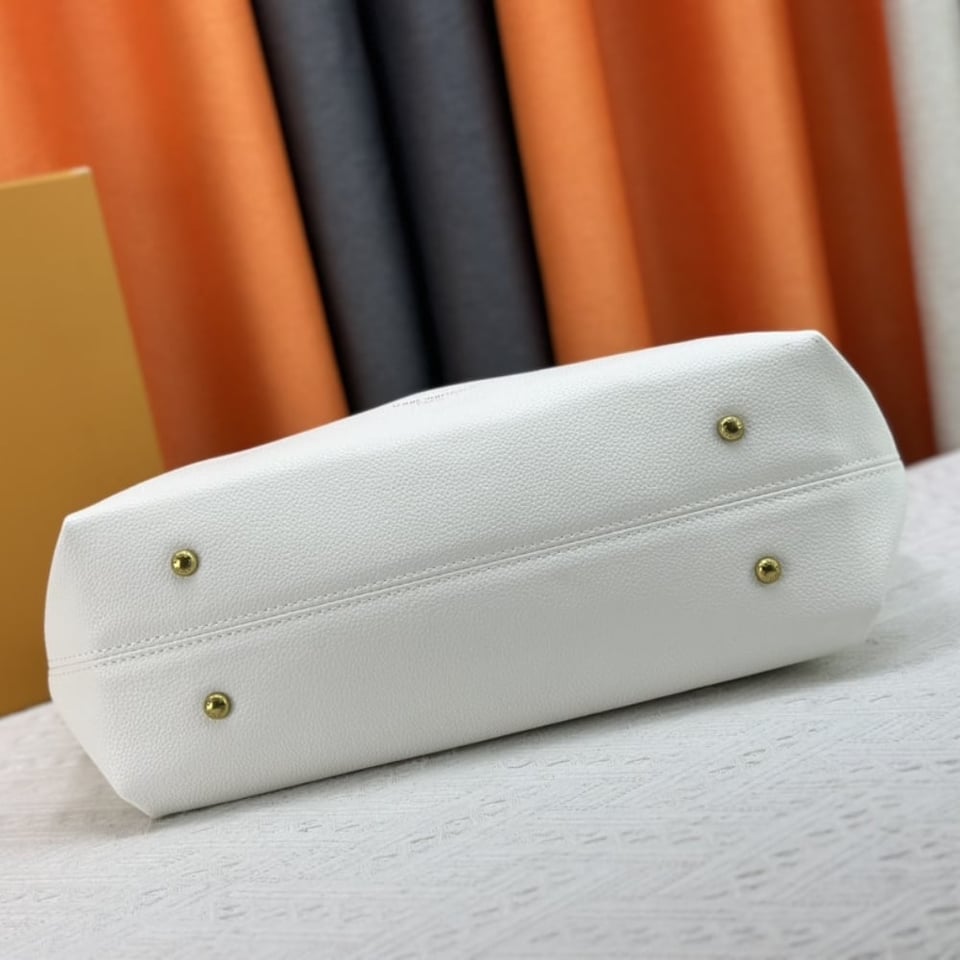 Louis Vuitton Low Key Cabas Mm Grained Calfskin White 47cm/ 18.5in view 7
