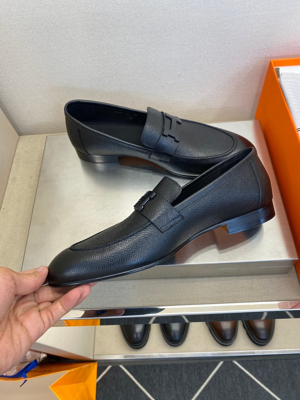 Hermès H-Buckle Polished Black Leather Loafers for Men view 7