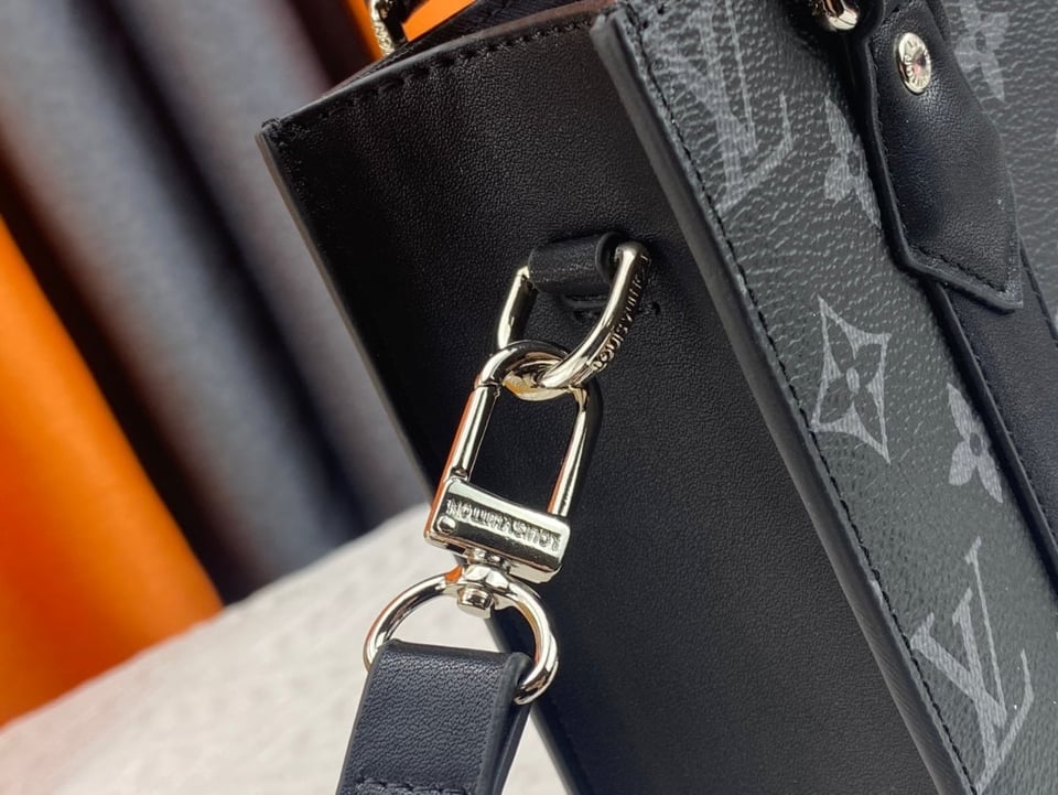 Louis Vuitton Sac Plat Mini Grey And Black Leather 22Cm view 6