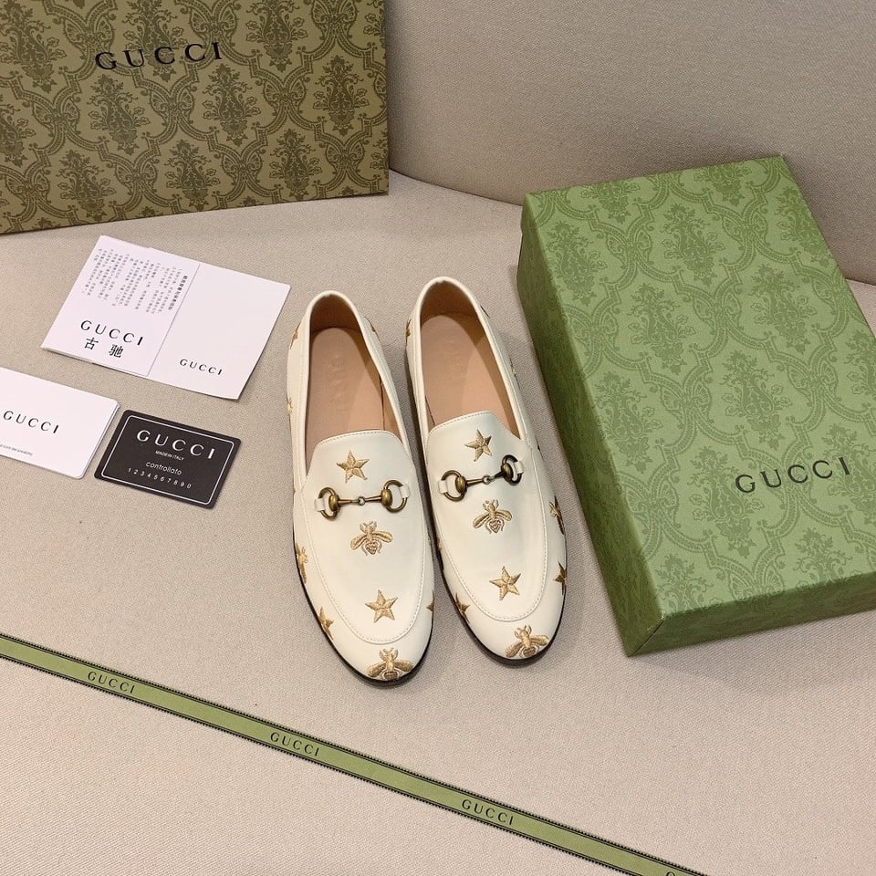Gucci Jordaan Embroidered Bee And Starleather Loafer White view 7