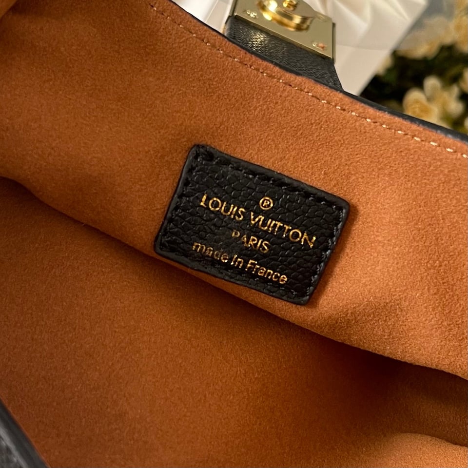 Louis Vuitton Low Key Shoulder Bag Black 25Cm M24611 view 4