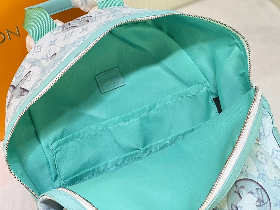 Louis Vuitton Discovery Backpack Crystal Blue 38Cm M22519 view 5