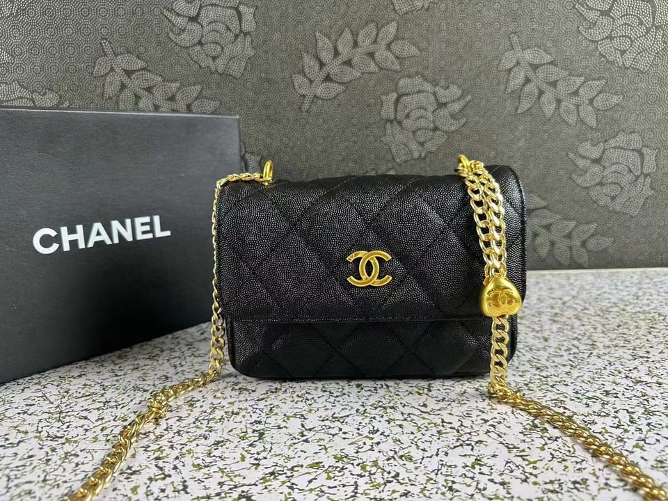 Chanel Pearl Crush Wallet On Chain Woc Black 18Cm/7in view 3