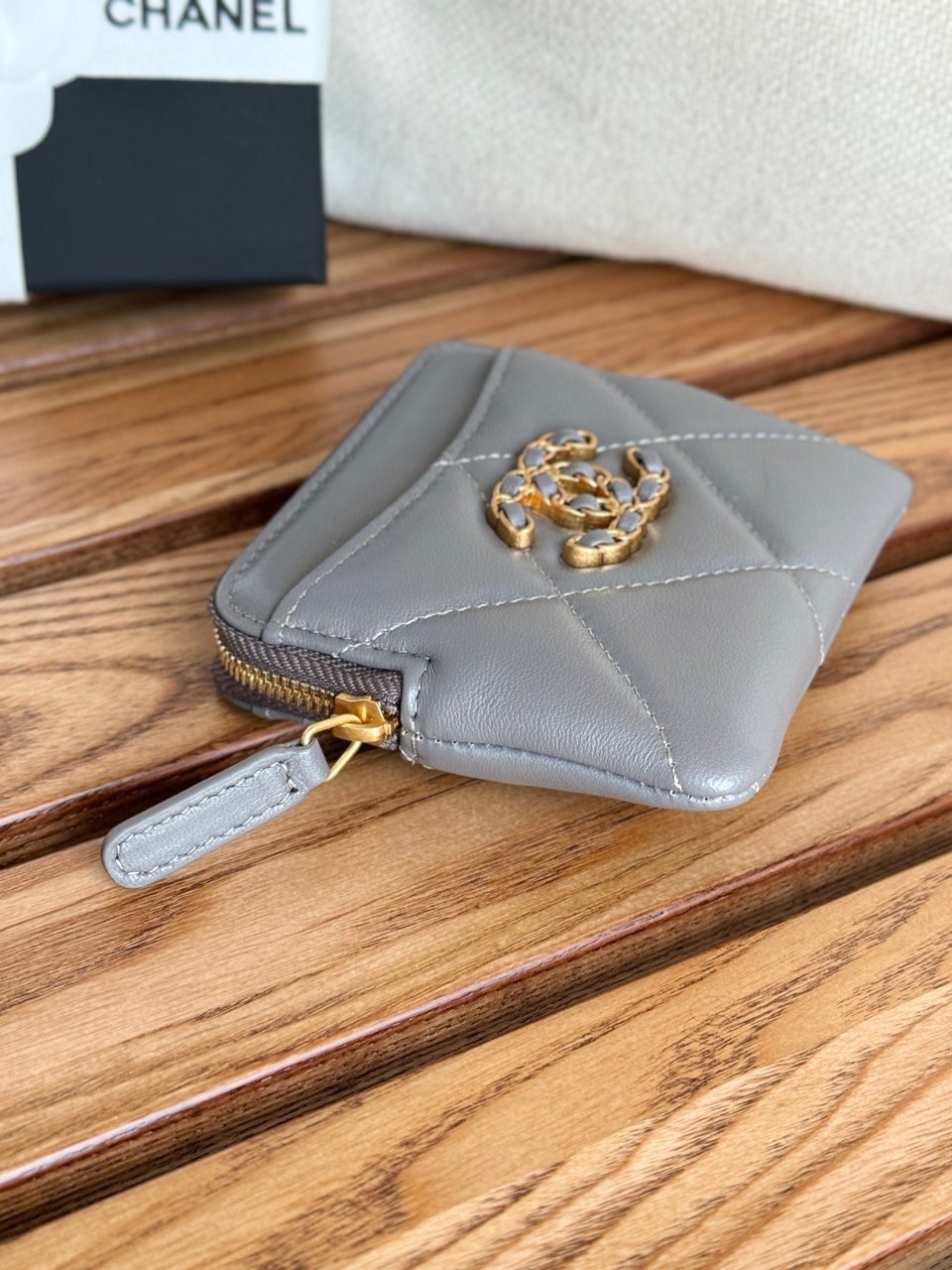 Chanel 19 Zipped Coin Purse 11Cm Grey Lambskin Gold Hardware view 3
