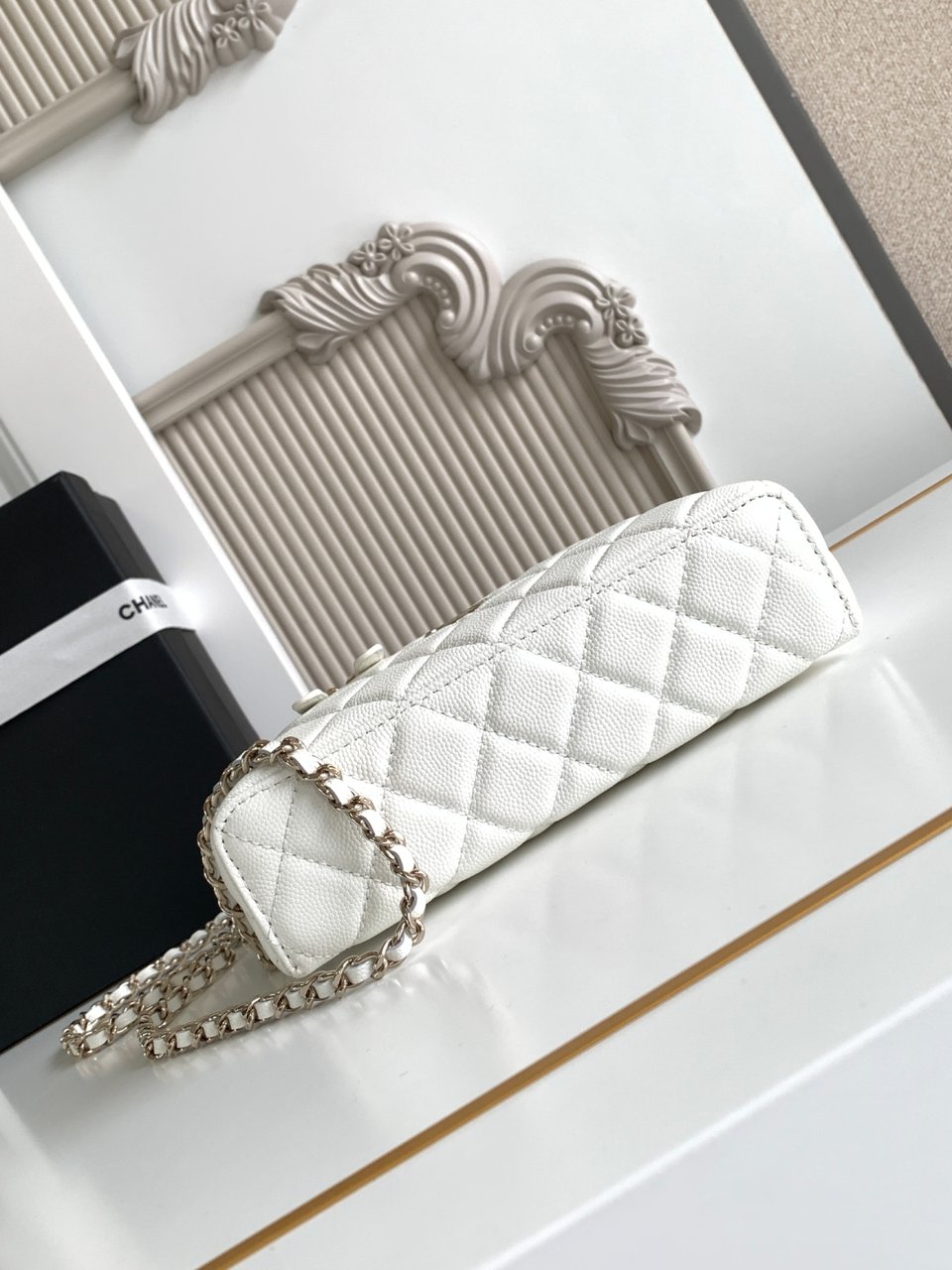 Chanel 25C Vanity Case White 20cm view 9