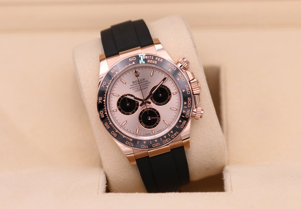 Rolex Daytona 40 mm Sundust Dial in Everose Gold 126515LN view 4