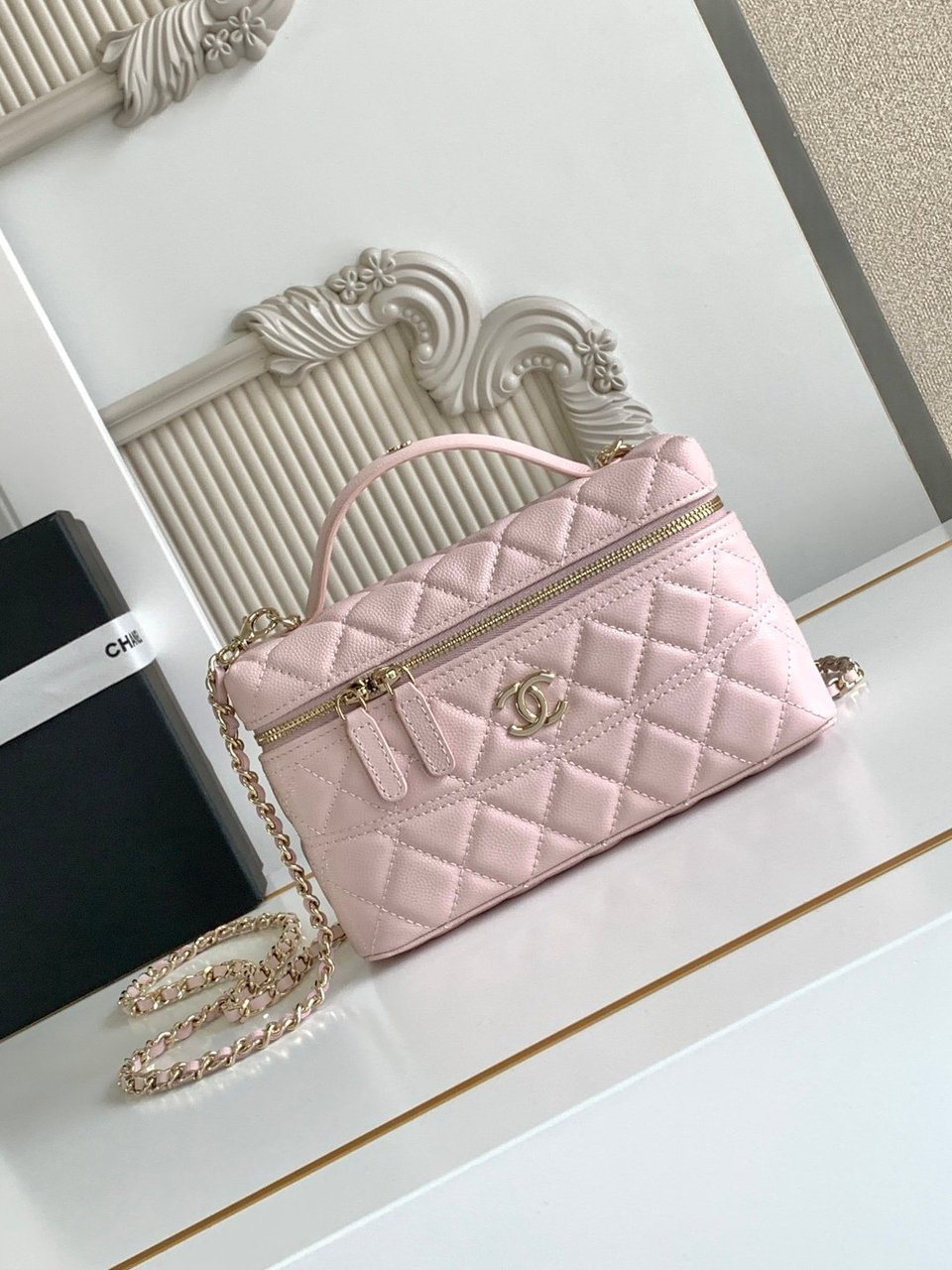 Chanel 25C Vanity Case Pink 20cm view 3