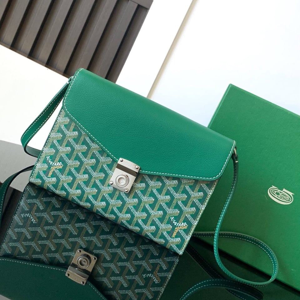 Goyard Chypre Wallet-Pouch 21 Cm Green Goyardine Canvas And Calfskin view 11