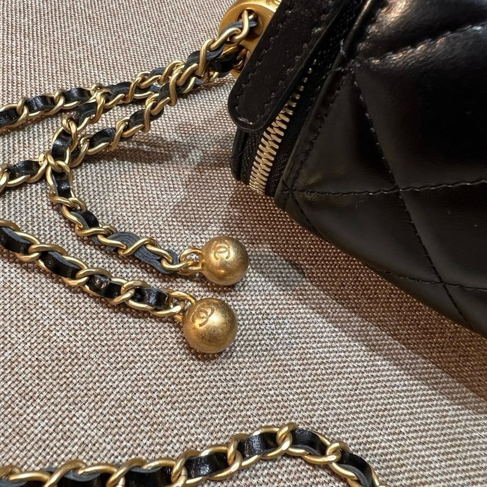 Chanel Small Vanity With Chain Black 12Cm/ 4.7in view 8