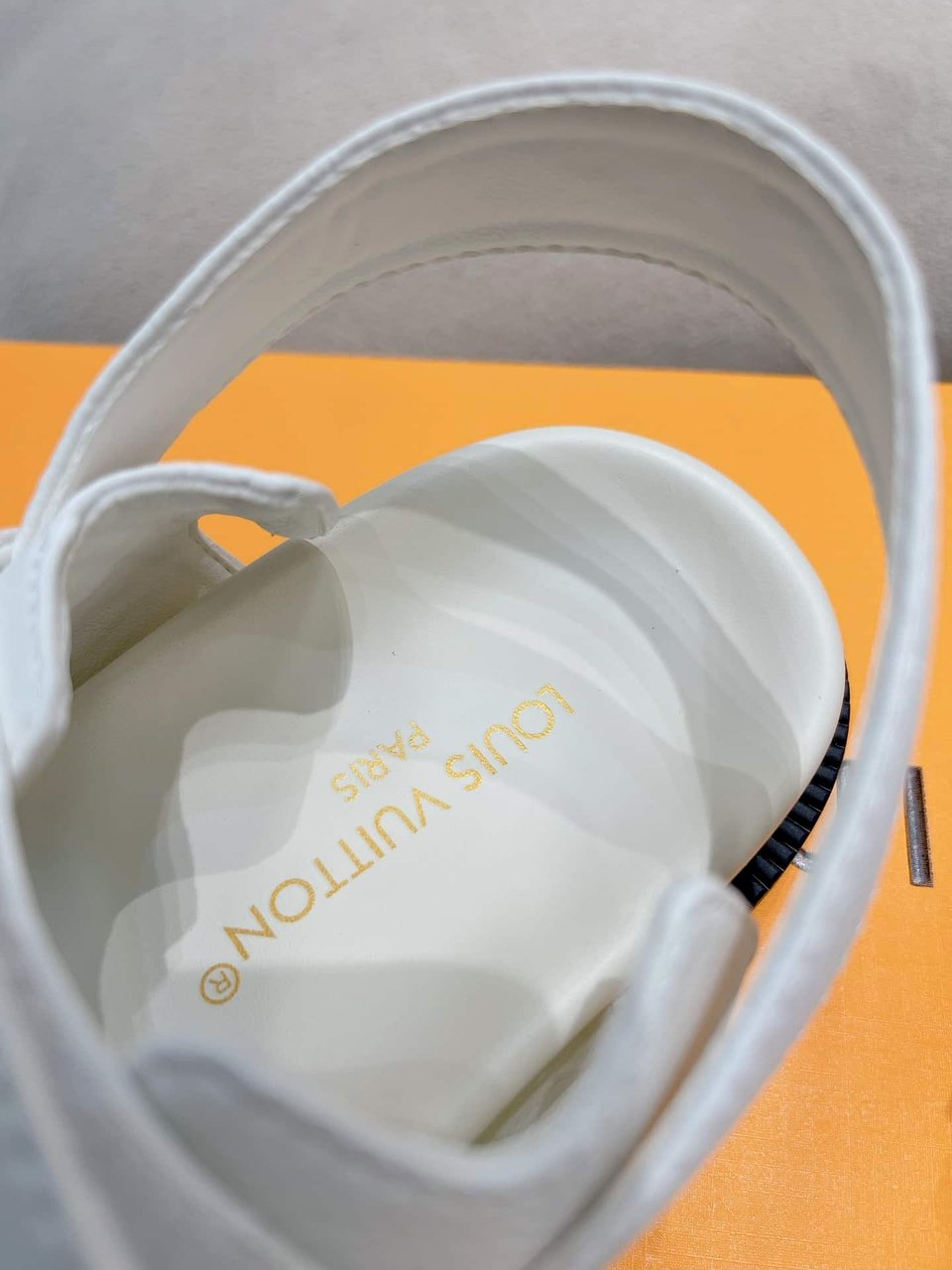 Louis Vuitton Lv Sunset Flat Comfort Sandals White 1Abw7Q view 4