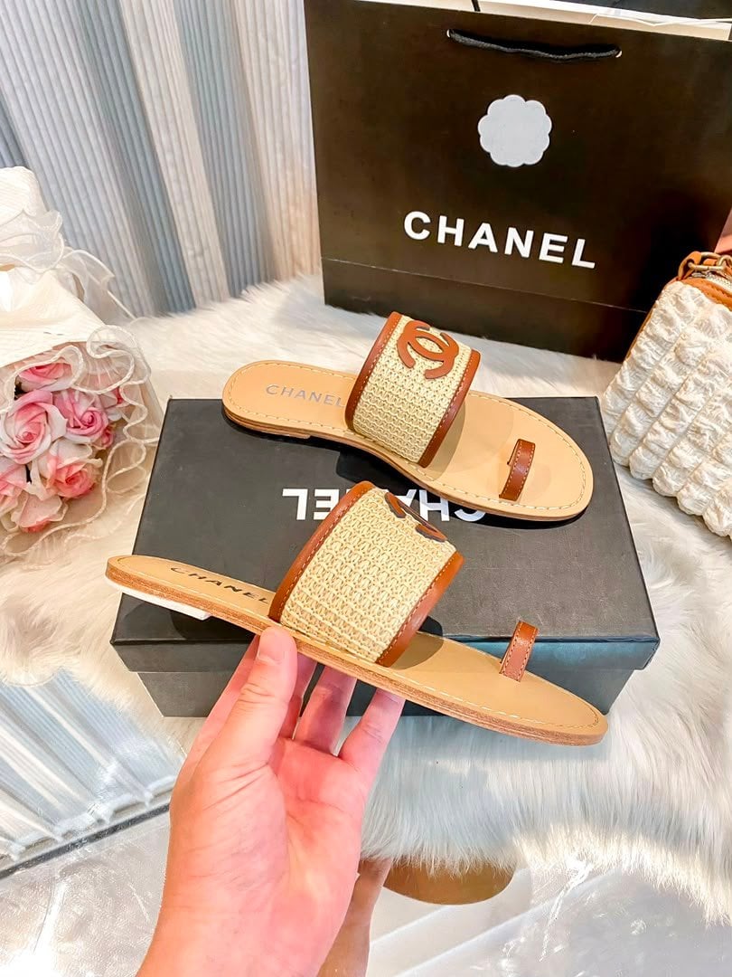 Chanel Raffia &amp; Calfskin CC Toe Ring Flat Sandals Raffia G38883 view 11
