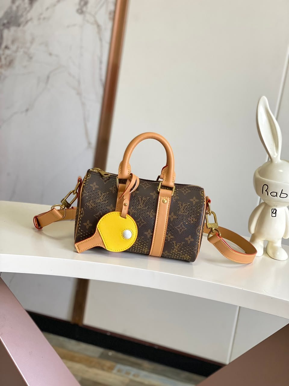 Louis Vuitton Keepall Bandoulière Bag 25cm/9.8in Monogram Pattern/Yellow Color M29296 view 3
