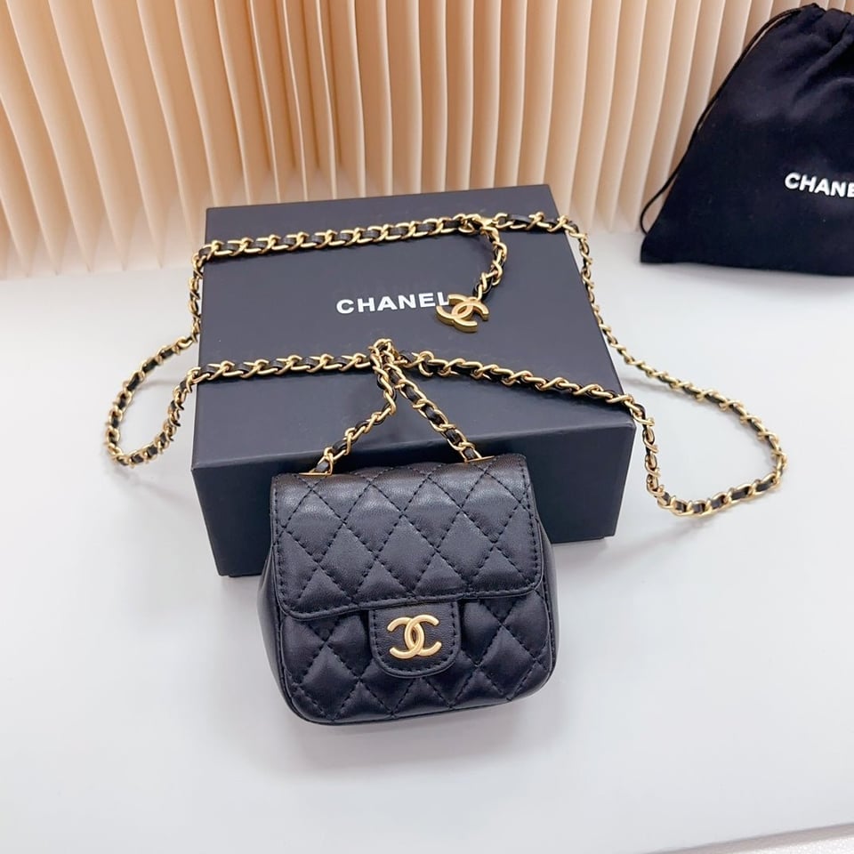 Chanel Chain Belt Black Quilted Lambskin Bag view 2