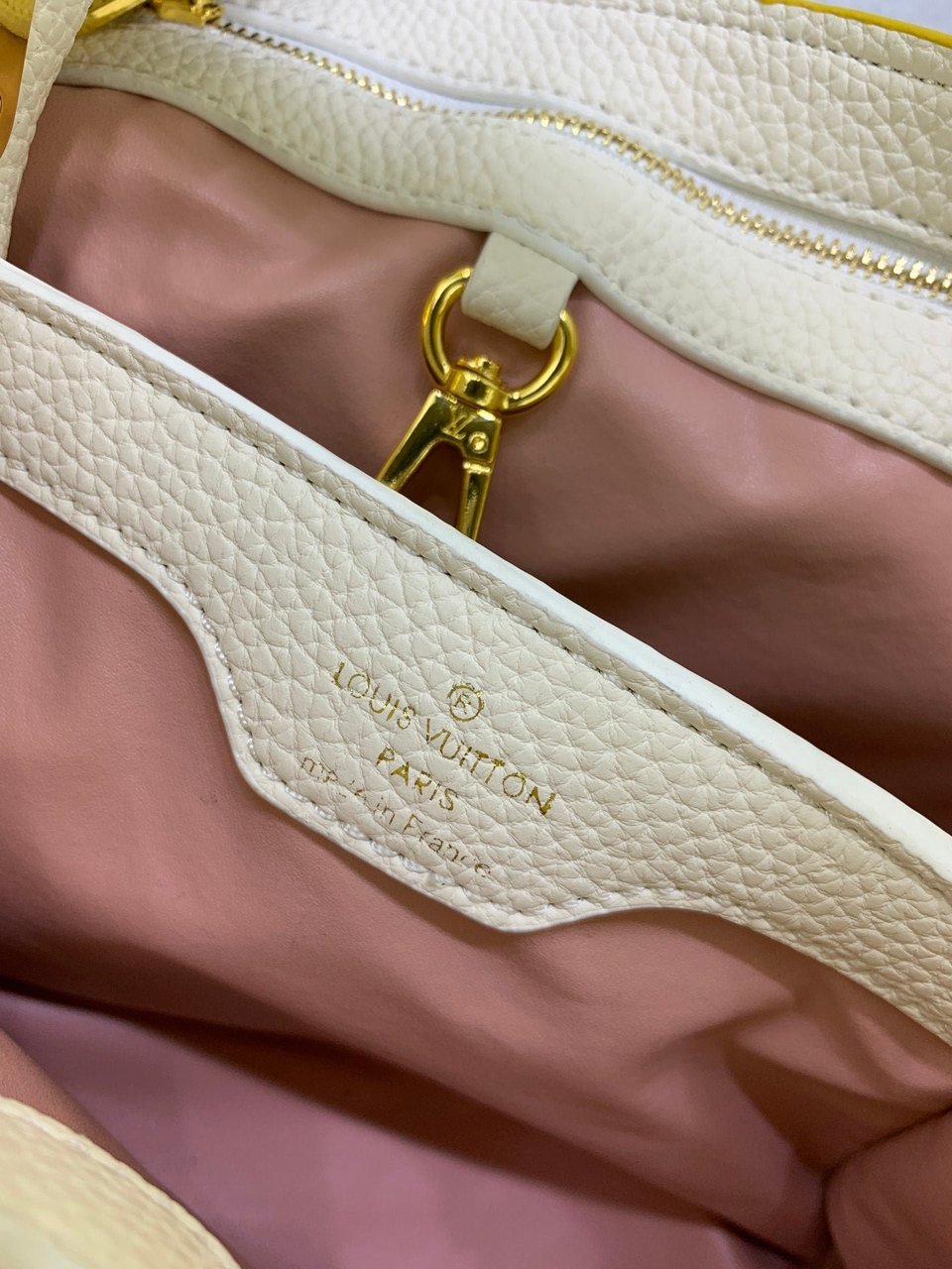 Louis Vuitton Capucines Bb Cedrat Yellow 27Cm view 4