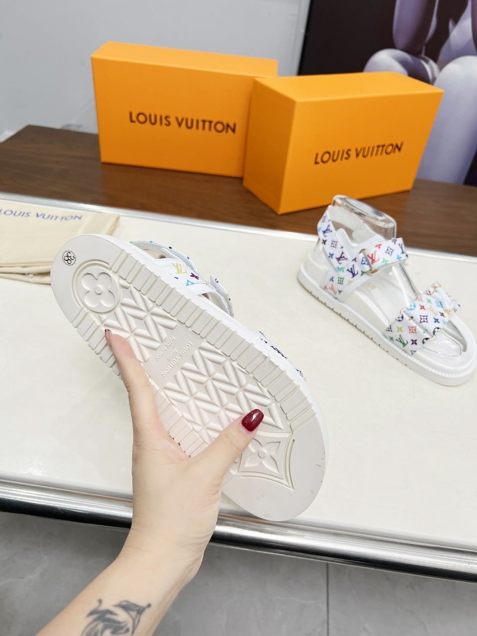 Louis Vuitton X Murakami Lv Sunset Flat Comfort Sandal White 1Agxeq view 4