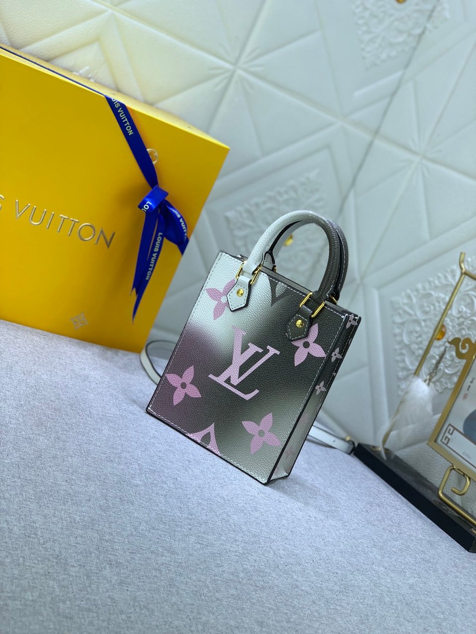 Louis Vuitton Petit Sac Plat Monogram Black And White 17Cm view 3