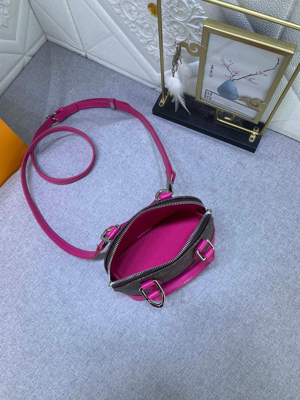 Louis Vuitton Mini Alma Monogram Canvas Mix With Pink 18Cm M83206 view 9