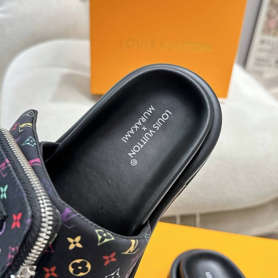 Louis Vuitton X Takashi Murakami Pool Pillow Flat Comfort Mule Black 1Agvrf view 4
