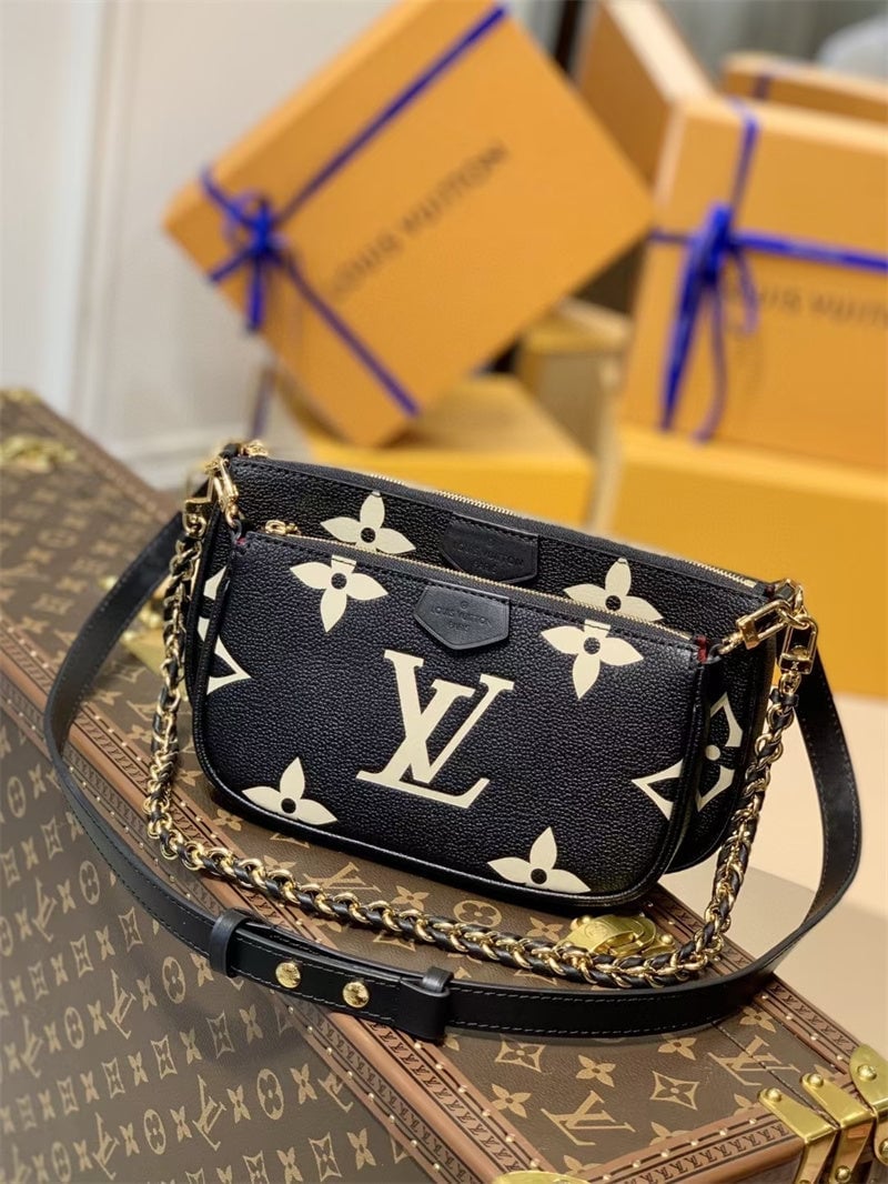 Louis Vuitton Multi Pochette Accessoires 25Cm Black view 7