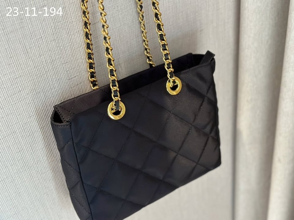 Prada Re Edition 1995 Chaîne Re Nylon Tote Bag Black 26Cm view 9