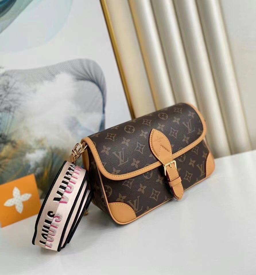 Louis Vuitton Diane Monogram – Women – Handbags Black M45985 24cm/ 9.4in view 12