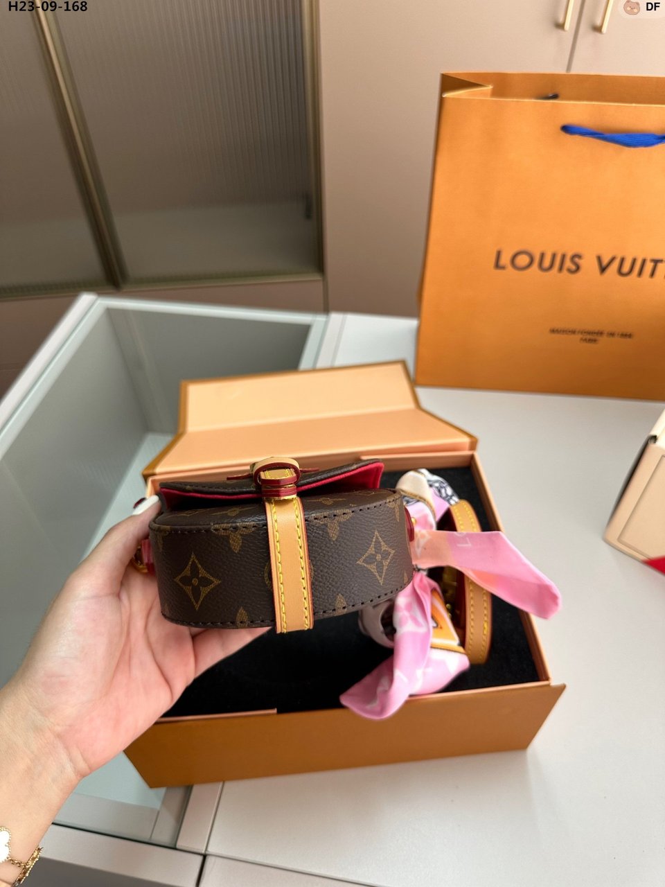 Louis Vuitton Chantilly Micro Bag Brown 12Cm M46643 view 6