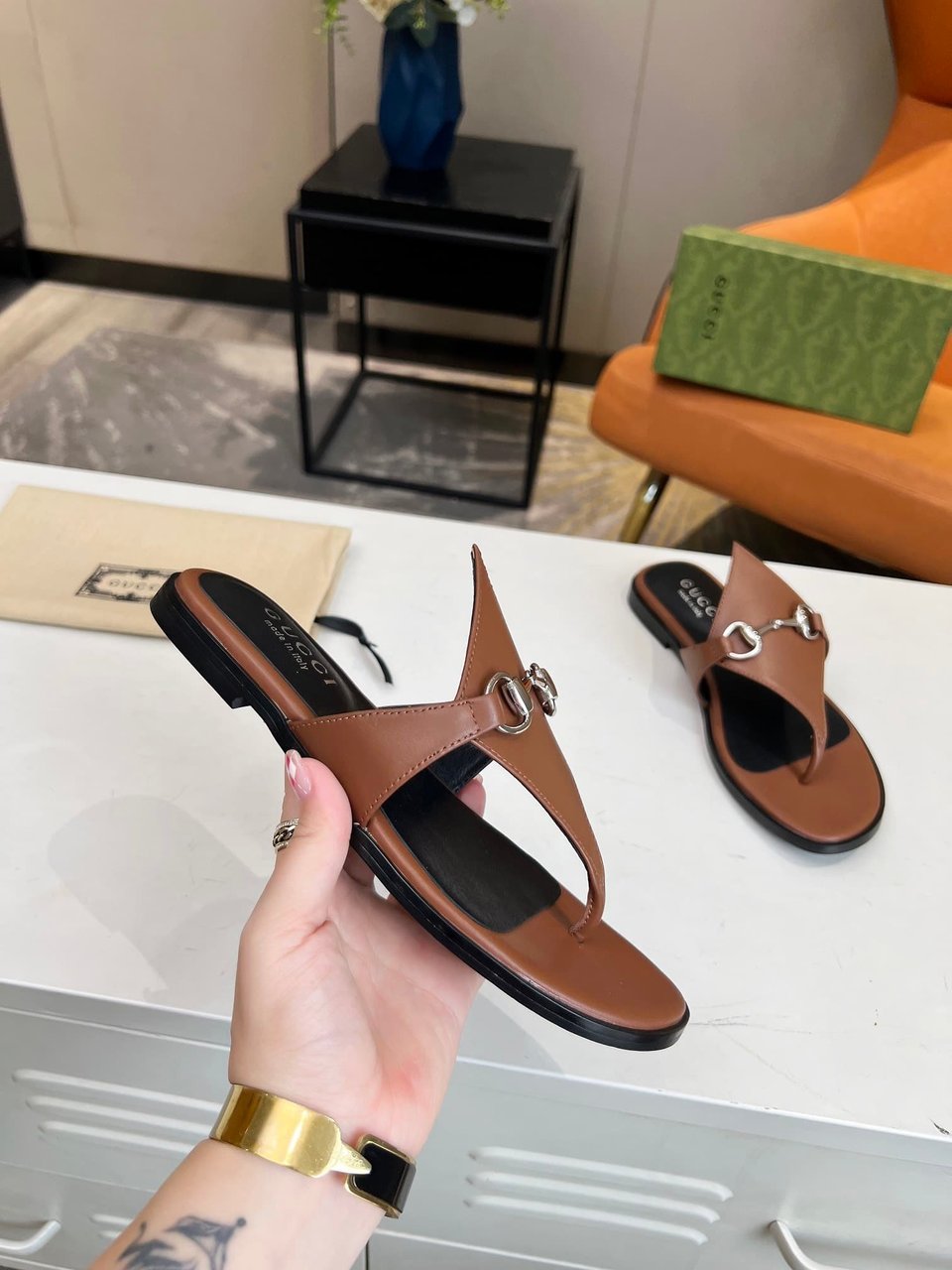 Gucci Women’S Thong Sandal With Horsebit Brown view 8