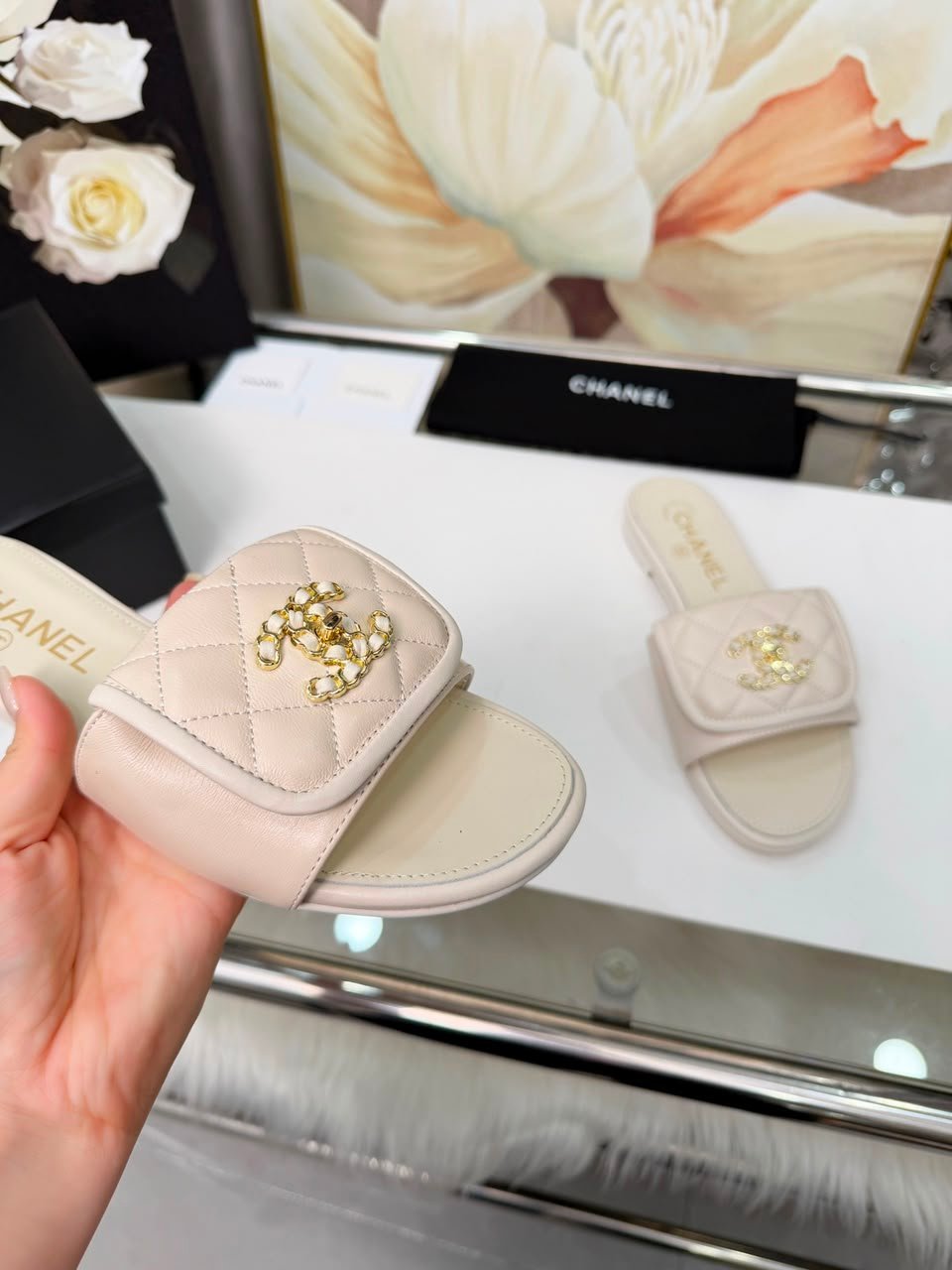 Chanel Quilted Slide Sandals Bright Gold-tone CC G35927 view 2
