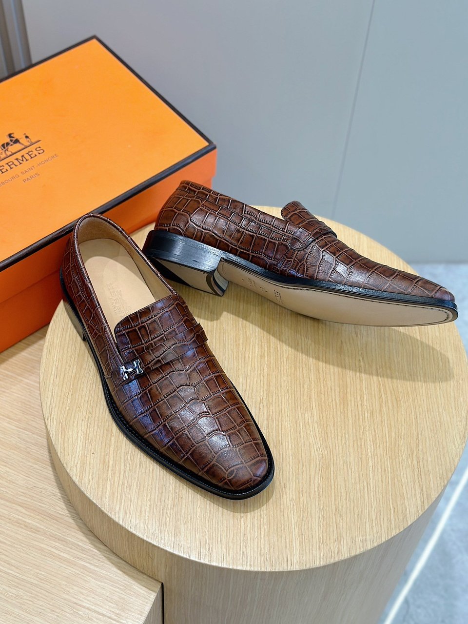 Hermès Crocodile Leather Loafers Brown Signature H Buckle- Shoes for Men view 8