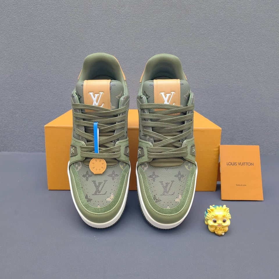 Louis Vuitton Trainer Sneakers Khaki Green Textured Calfskin 1AKDIU view 4