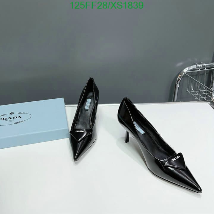 Prada Cleavage Nero Leather Pumps Black view 7