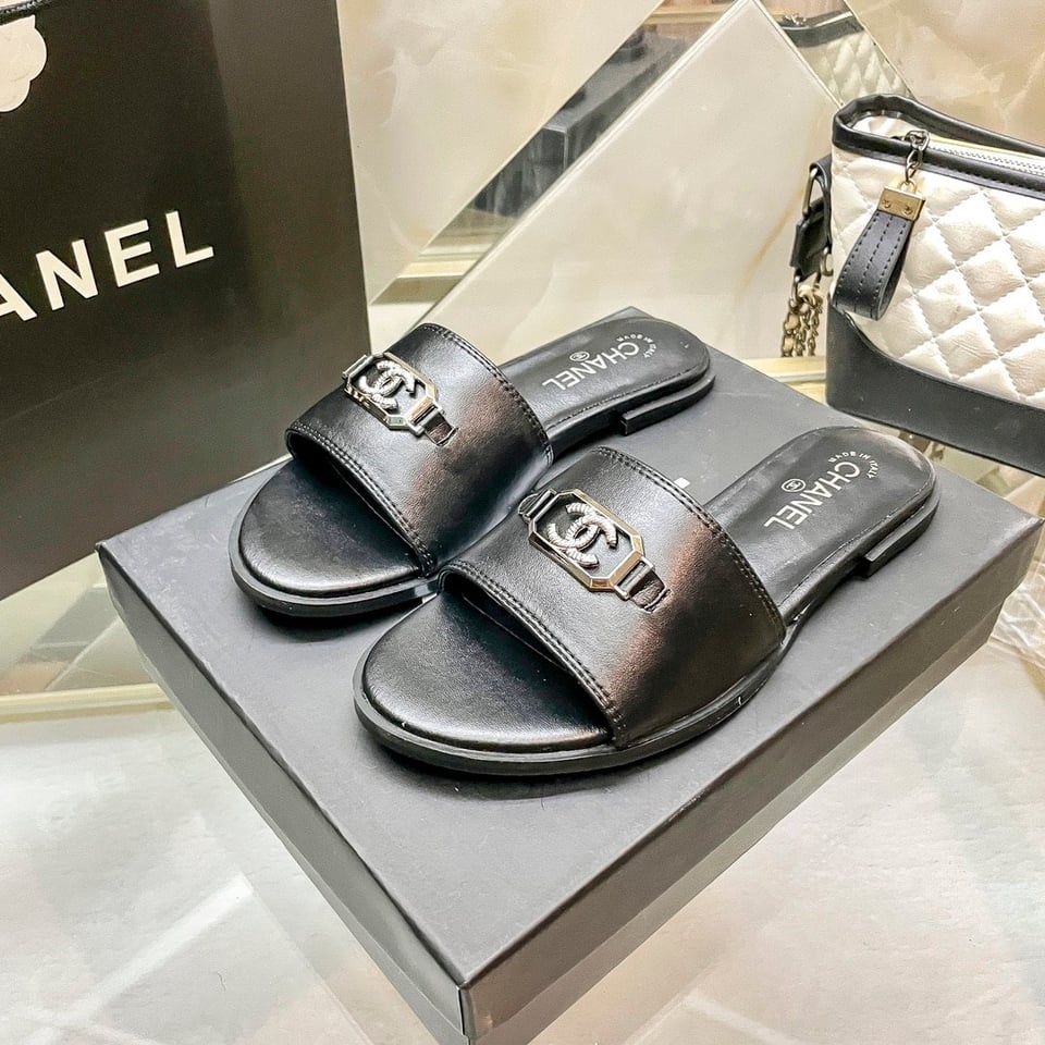 Chanel Slippers With Cc Silver Hardware Black G45172 B13906 Nq961 view 7
