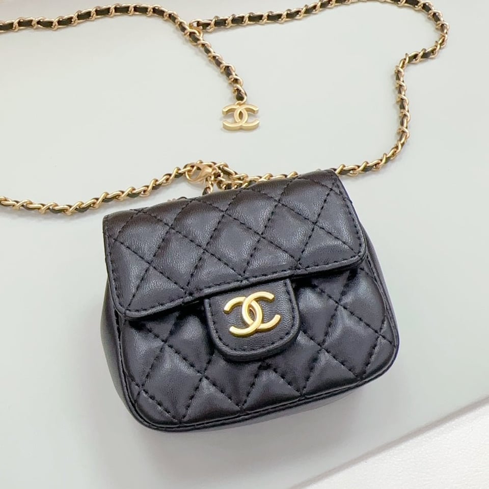 Chanel Chain Belt Black Quilted Lambskin Bag view 4