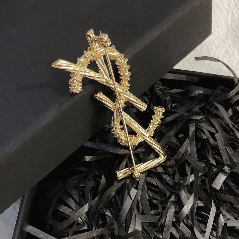 Saint Laurent Ysl Brooch Gold view 5