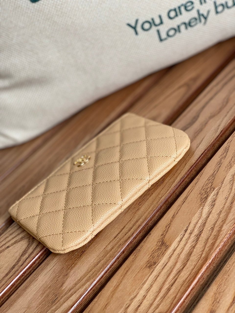 Chanel Zipped Wallet 15 Beige Caviar Gold Hardware view 8