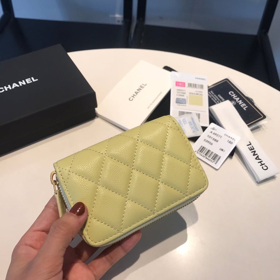 Chanel Zipped Coin Basic Purse 11 Light Yellow Calfskin Gold Icon view 6